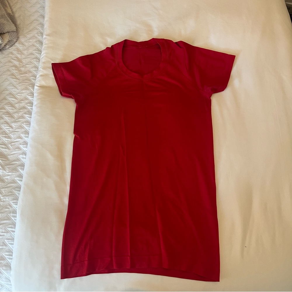 Lululemon Women’s Swiftly Tech Short-Sleeve Shirt 2.0 Hip Length